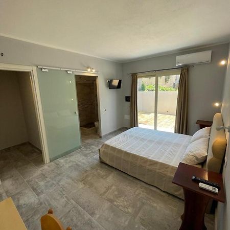 Casa Camere Pistis Assemini Ngoại thất bức ảnh