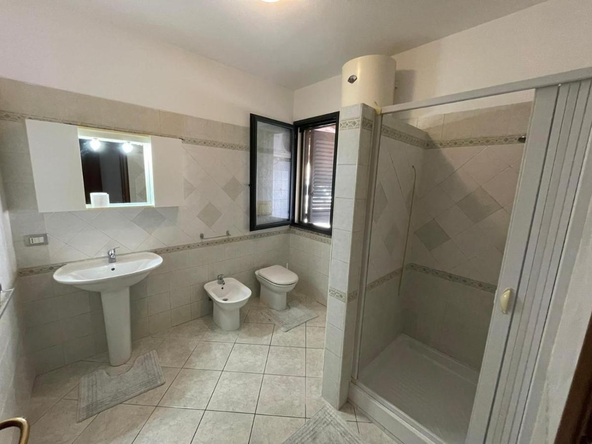 Casa Camere Pistis Assemini Ngoại thất bức ảnh
