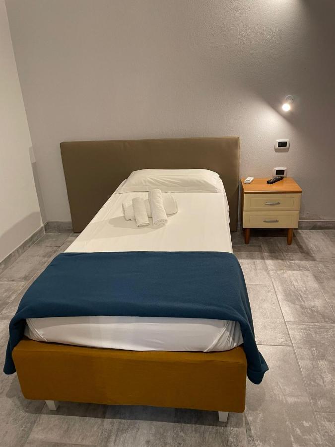 Casa Camere Pistis Assemini Ngoại thất bức ảnh