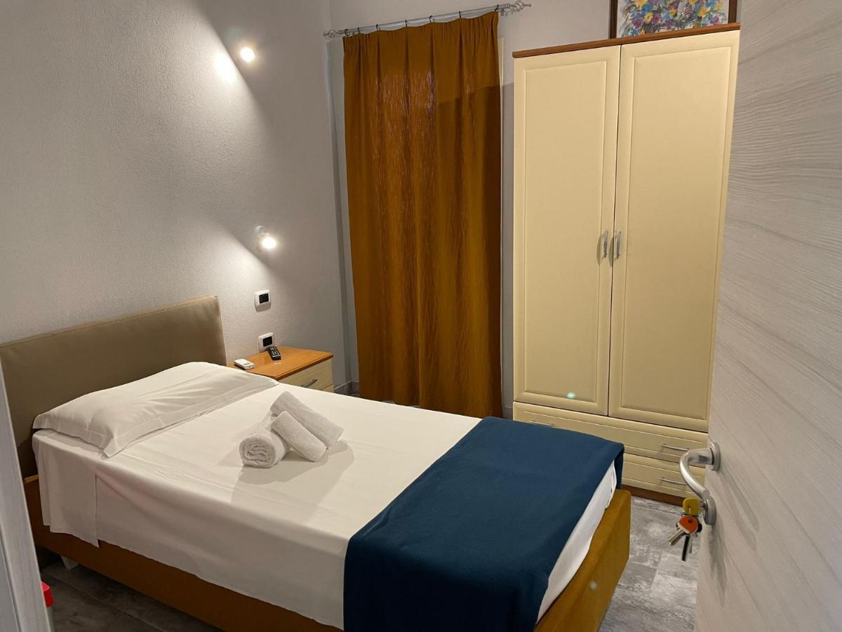 Casa Camere Pistis Assemini Ngoại thất bức ảnh
