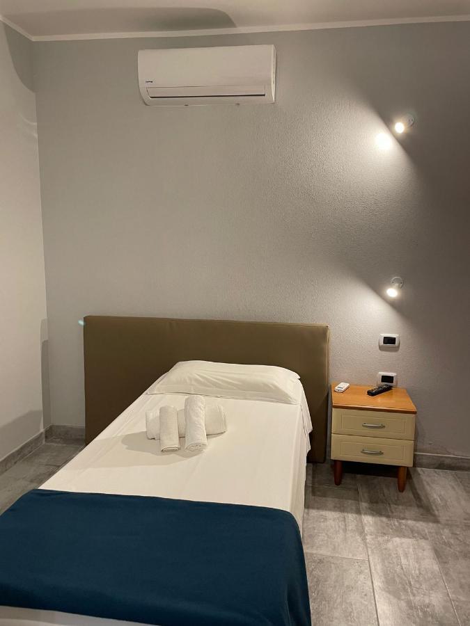 Casa Camere Pistis Assemini Ngoại thất bức ảnh